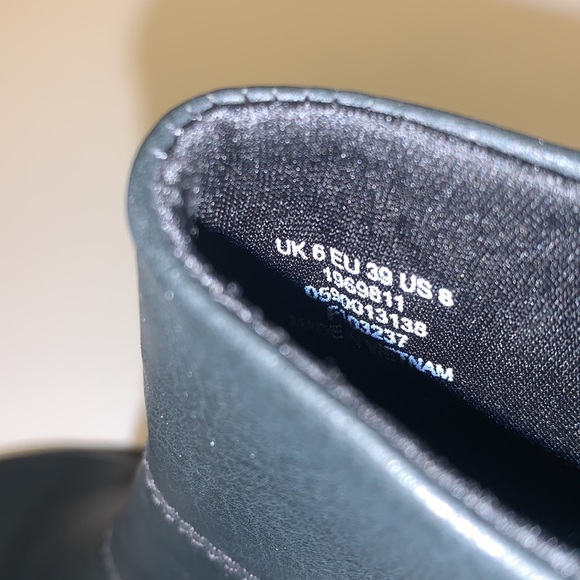 🆕 ASOS Black Chunky Ankle Booties - Women’s Size 8 - Picture 7 of 7